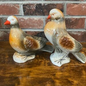 Vintage Traditional Porcelain Homing Pigeon Bird Sculpture Pair